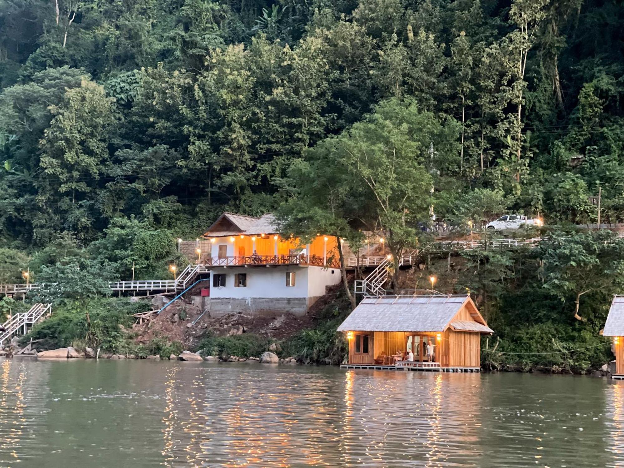 فندق Nongkhiaw The Float House المظهر الخارجي الصورة
