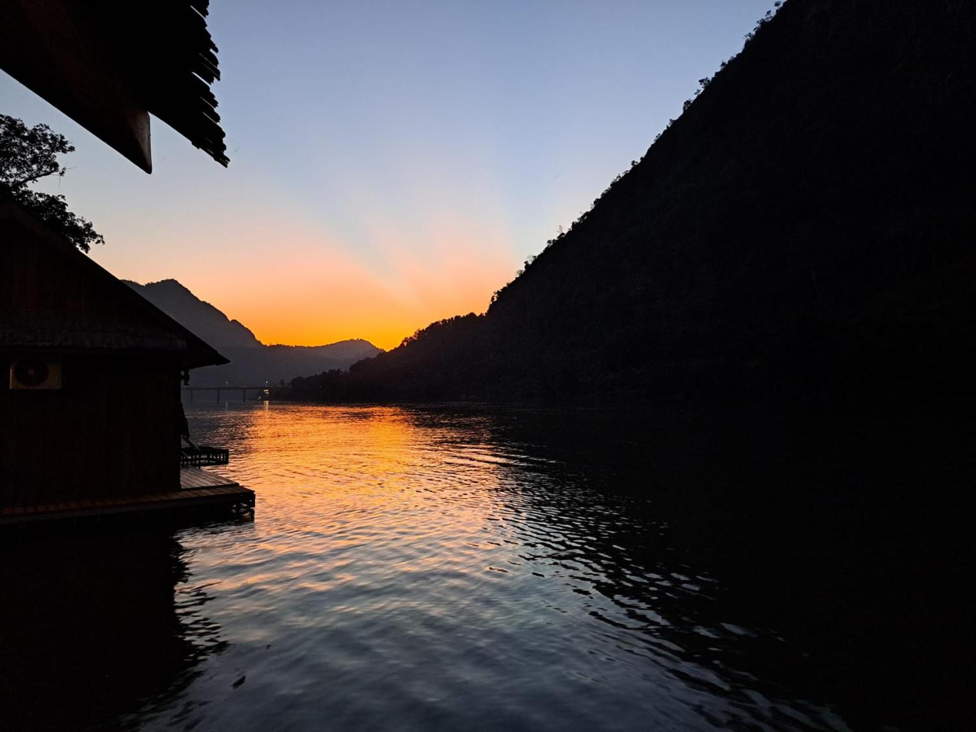 فندق Nongkhiaw The Float House المظهر الخارجي الصورة